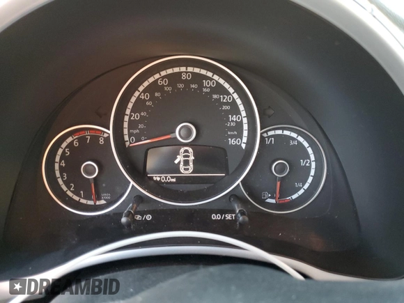 2015 Volkswagen Beetle 1.8T z VIN 3VW517AT3FM808723, wystawiony jako Copart lot #81724894 z przebiegiem Nie podano mil oraz Szkoda całkowita • Salvage title. Historia ofert i sprzedaży dostępna na DreamBid. Obrazek 9.