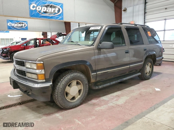 1998 Chevrolet Tahoe with VIN 1GNEK13R0WJ302401, listed as a Copart auction lot 47196925 with 202,595 mi miles and Salvage Title. Bid and sale history available at carsss.com. Image 1.