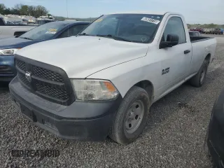 2017 Ram 1500 Tradesman z VIN 3C6JR6DG4HG557111, wystawiony jako Copart lot #52651715 z przebiegiem 83 507 mil mil oraz Czysty tytuł • Clean title. Historia ofert i sprzedaży dostępna na DreamBid. Obrazek 1.