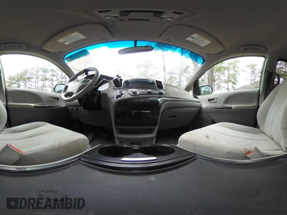 2012 Toyota Sienna LE AAS z VIN 5TDKK3DC7CS222416, wystawiony jako IAAI lot #42360994 z przebiegiem 241 498 mil mil oraz . Historia ofert i sprzedaży dostępna na DreamBid. Obrazek 18.