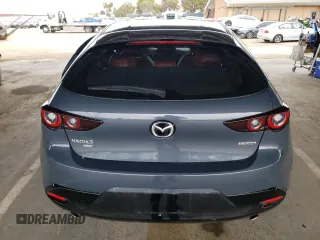 2024 Mazda 3 S Carbon Edition с VIN JM1BPBLM5R1701011, выставлен на аукционе Copart как лот 47946365 с пробегом 27 132 миль миль и Списание • Salvage title. История ставок и продаж доступна на DreamBid. Изображение 6.
