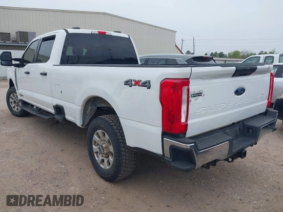 2024 Ford Super Duty F-250 SRW XL with VIN 1FT7W2BT3RED89605, listed as a IAAI auction lot 41890450 with 34,278 mi miles. Bid and sale history available at carsss.com. Image 3.