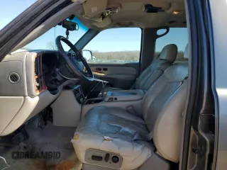 2001 Chevrolet Suburban LT z VIN 3GNFK16T51G104094, wystawiony jako Copart lot #47495315 z przebiegiem 240 554 mil mil oraz Czysty tytuł • Clean title. Historia ofert i sprzedaży dostępna na DreamBid. Obrazek 7.