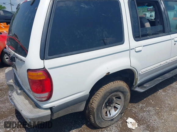 1998 Ford Explorer XL z VIN 1FMZU34E9WZB33911, wystawiony jako IAAI lot #42329782 z przebiegiem 156 654 mil mil oraz . Historia ofert i sprzedaży dostępna na DreamBid. Obrazek 6.