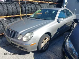 2005 Mercedes-Benz E-Class 3.2L CDI with VIN WDBUF26J05A816752, listed as a IAAI auction lot 41913774 with 153,120 mi miles. Bid and sale history available at carsss.com. Image 2.