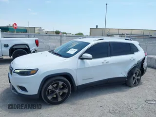 2019 Jeep Cherokee Limited with VIN 1C4PJLDB8KD402904, listed as a IAAI auction lot 42107306 with 96,677 mi miles and . Bid and sale history available at DreamBid. Image 14.