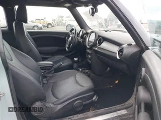 2012 MINI Hardtop with VIN WMWSU3C54CT368185, listed as a IAAI auction lot 41158353 with 139,694 mi miles and . Bid and sale history available at DreamBid. Image 5.