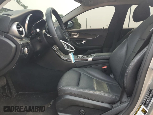 2019 Mercedes-Benz C 300 z VIN 55SWF8DB5KU314619, wystawiony jako Copart lot #58915565 z przebiegiem 72 203 mil mil oraz Szkoda całkowita • Salvage title. Historia ofert i sprzedaży dostępna na DreamBid. Obrazek 7.