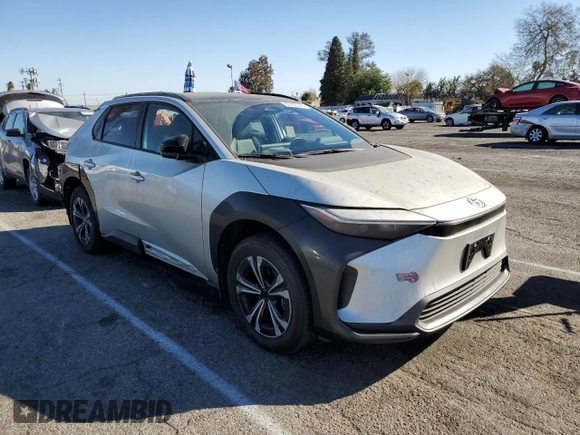 2023 Toyota bZ4X XLE z VIN JTMAAAAA8PA029197, wystawiony jako Copart lot #89393245 z przebiegiem 31 280 mil mil oraz Szkoda całkowita • Salvage title. Historia ofert i sprzedaży dostępna na DreamBid. Obrazek 4.