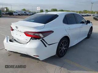 2022 Toyota Camry SE with VIN 4T1G11AK7NU640669, listed as a IAAI auction lot 41860599 with 111,515 mi miles and . Bid and sale history available at DreamBid. Image 4.