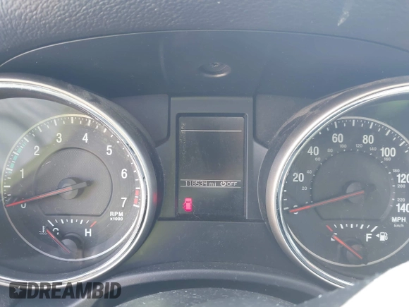 2011 Jeep Grand Cherokee Laredo z VIN 1J4RR4GG9BC519132, wystawiony jako IAAI lot #41931266 z przebiegiem 118 534 mil mil oraz . Historia ofert i sprzedaży dostępna na DreamBid. Obrazek 7.