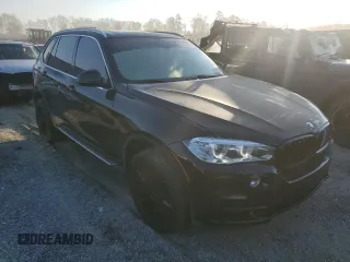 2014 BMW X5 xDrive50i z VIN 5UXKR6C57E0C03016, wystawiony jako Copart lot #50720775 z przebiegiem 131 958 mil mil oraz Czysty tytuł • Clean title. Historia ofert i sprzedaży dostępna na DreamBid. Obrazek 4.