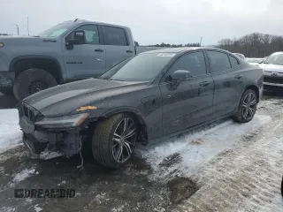 2019 Volvo S60 R-Design with VIN 7JRBR0FM0KG018082, listed as a Copart auction lot 44216225 with 52,692 mi miles and Salvage Title. Bid and sale history available at carsss.com. Image 1.