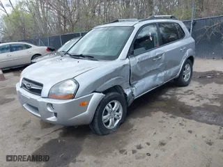 2009 Hyundai Tucson Limited with VIN KM8JN12D19U946007, listed as a IAAI auction lot 41903585 with 213,737 mi miles. Bid and sale history available at carsss.com. Image 17.
