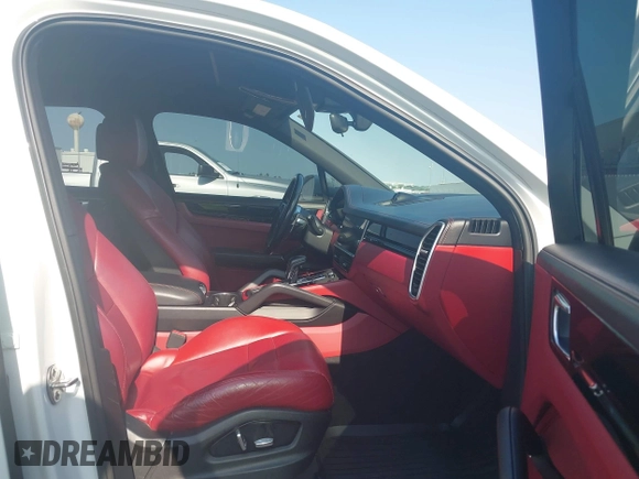 2019 Porsche Cayenne z VIN WP1AA2AYXKDA12829, wystawiony jako IAAI lot #42050935 z przebiegiem 80 056 mil mil oraz . Historia ofert i sprzedaży dostępna na DreamBid. Obrazek 5.