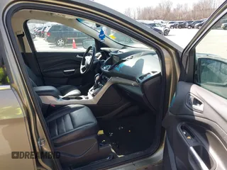 2013 Ford Escape SEL с VIN 1FMCU9HX4DUC34174, выставлен на аукционе IAAI как лот 41781517 с пробегом Не указан миль и . История ставок и продаж доступна на DreamBid. Изображение 5.