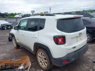 2022 Jeep Renegade Latitude with VIN ZACNJDB18NPN89443, listed as a IAAI auction lot 42161861 with 98,914 mi miles and . Bid and sale history available at DreamBid. Image 3.