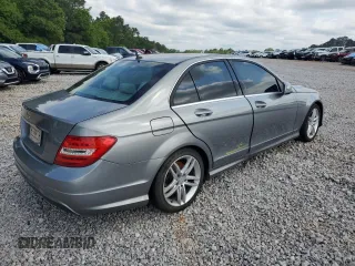 2014 Mercedes-Benz C 250 Sport z VIN WDDGF4HB8EA942721, wystawiony jako Copart lot #52629855 z przebiegiem 151 421 mil mil oraz Szkoda całkowita • Salvage title. Historia ofert i sprzedaży dostępna na DreamBid. Obrazek 3.