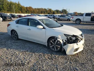 2017 Nissan Altima SR with VIN 1N4AL3AP1HN310624, listed as a Copart auction lot 76910264 with 90,797 mi miles and Salvage Title. Bid and sale history available at DreamBid. Image 4.