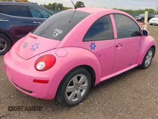 2007 Volkswagen Beetle z VIN 3VWPW31C87M517039, wystawiony jako IAAI lot #42357193 z przebiegiem 63 632 mil mil oraz . Historia ofert i sprzedaży dostępna na DreamBid. Obrazek 4.