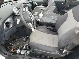 2005 MINI Convertible S with VIN WMWRH33575TK56034, listed as a Copart auction lot 88043565 with 33,410 mi miles and Salvage title. Bid and sale history available at DreamBid. Image 7.
