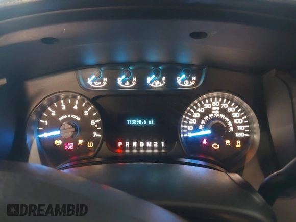 2013 Ford F-150 XL с VIN 1FTMF1CF2DFD52330, выставлен на аукционе IAAI как лот 42527052 с пробегом 173 898 миль миль и . История ставок и продаж доступна на DreamBid. Изображение 7.