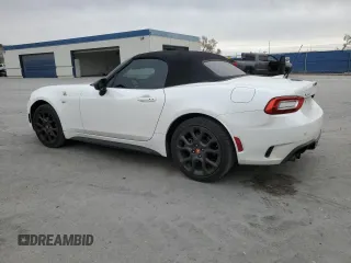 2019 FIAT 124 Spider Urbana Edition z VIN JC1NFAEK2K0142905, wystawiony jako Copart lot #87458644 z przebiegiem 33 680 mil mil oraz Szkoda całkowita • Salvage title. Historia ofert i sprzedaży dostępna na DreamBid. Obrazek 2.