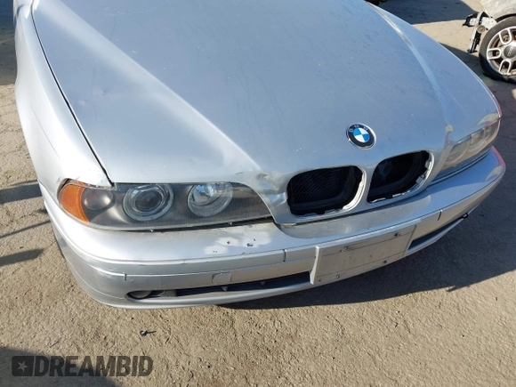 2003 BMW 5 Series 525iA with VIN WBADT43463G025654, listed as a IAAI auction lot 42152553 with 189,396 mi miles. Bid and sale history available at carsss.com. Image 6.