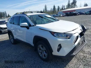 2020 Toyota RAV4 XLE with VIN 2T3P1RFV2LC093737, listed as a IAAI auction lot 42024665 with 70,348 mi miles. Bid and sale history available at carsss.com. Image 1.