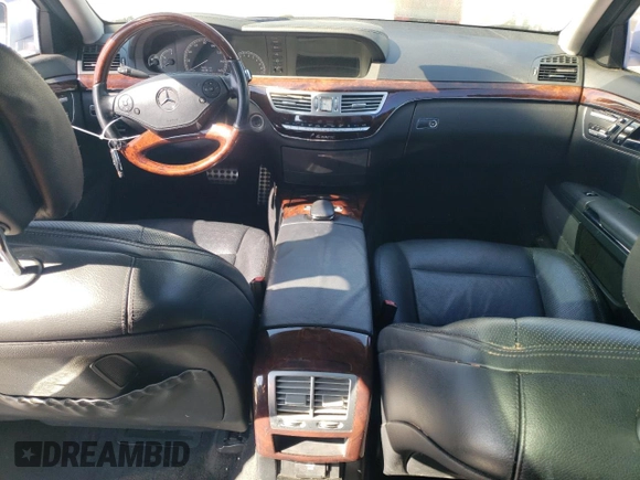 2012 Mercedes-Benz S 550 z VIN WDDNG9EB8CA446904, wystawiony jako Copart lot #57707575 z przebiegiem 146 185 mil mil oraz Szkoda całkowita • Salvage title. Historia ofert i sprzedaży dostępna na DreamBid. Obrazek 8.