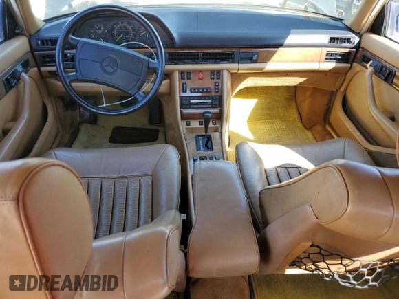 1988 Mercedes-Benz 560 with VIN WDBCA39D8JA407186, listed as a Copart auction lot 80227564 with 139,243 mi miles and Clean Title. Bid and sale history available at DreamBid. Image 8.