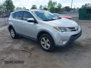 2013 Toyota RAV4 XLE with VIN JTMRFREV1DD002160, listed as a IAAI auction lot 42096185 with 195,042 mi miles. Bid and sale history available at carsss.com. Image 1.