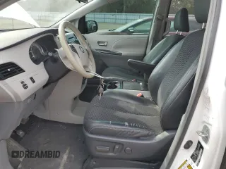 2011 Toyota Sienna SE with VIN 5TDXK3DC5BS030822, listed as a Copart auction lot 52700885 with 352,113 mi miles and Salvage title. Bid and sale history available at DreamBid. Image 7.
