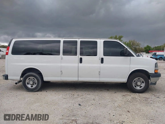 2018 Chevrolet Express Passenger LT с VIN 1GAZGPFG7J1334935, выставлен на аукционе IAAI как лот 41697084 с пробегом 72 571 миль миль и . История ставок и продаж доступна на DreamBid. Изображение 13.