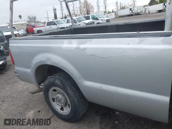 2008 Ford Super Duty F-250 SRW XL with VIN 1FTSX20Y48EC46974, listed as a IAAI auction lot 41637500 with 224,489 mi miles. Bid and sale history available at carsss.com. Image 6.
