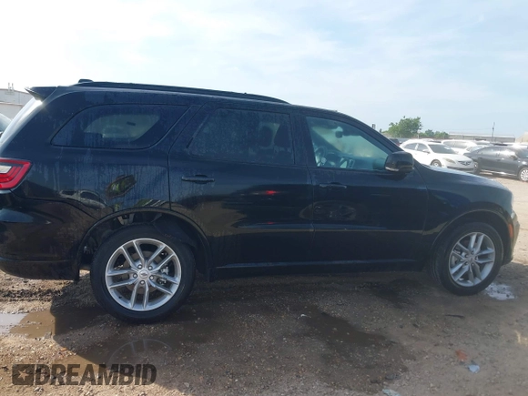 2025 Dodge Durango GT Plus with VIN 1C4RDJDG8SC517864, listed as a IAAI auction lot 42145958 with 5,582 mi miles and . Bid and sale history available at DreamBid. Image 13.