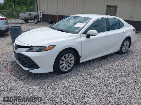 2019 Toyota Camry LE z VIN 4T1B11HKXKU786639, wystawiony jako IAAI lot #42212321 z przebiegiem 82 843 mil mil oraz . Historia ofert i sprzedaży dostępna na DreamBid. Obrazek 2.