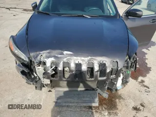 2017 Jeep Cherokee Limited with VIN 1C4PJLDB7HW516454, listed as a Copart auction lot 60927315 with 120,310 mi miles and Salvage title. Bid and sale history available at DreamBid. Image 12.