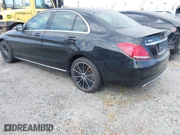 2019 Mercedes-Benz C 300 with VIN 55SWF8DBXKU303017, listed as a IAAI auction lot 41841700 with Not Provided miles and . Bid and sale history available at DreamBid. Image 3.