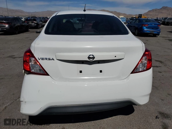 2016 Nissan Versa S z VIN 3N1CN7AP4GL884530, wystawiony jako Copart lot #50576085 z przebiegiem 79 627 mil mil oraz Szkoda całkowita • Salvage title. Historia ofert i sprzedaży dostępna na DreamBid. Obrazek 6.