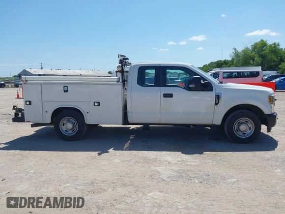 2019 Ford F-250 XL with VIN 1FD7X2A68KEE68410, listed as a IAAI auction lot 42483463 with 100,636 mi miles and . Bid and sale history available at DreamBid. Image 13.
