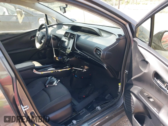 2016 Toyota Prius Four with VIN JTDKARFUXG3021631, listed as a IAAI auction lot 42068229 with 1 mi miles. Bid and sale history available at carsss.com. Image 5.