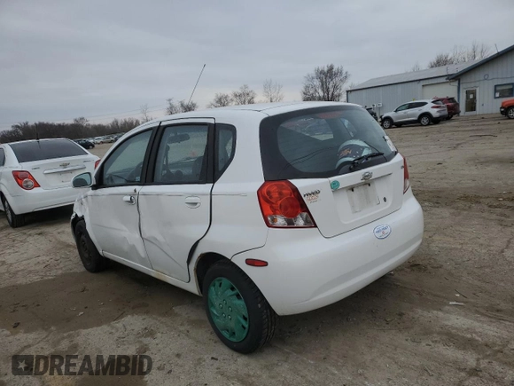 2008 Chevrolet Aveo LS z VIN KL1TD66618B059937, wystawiony jako Copart lot #44467395 z przebiegiem 52 360 mil mil oraz Tytuł czysty. Historia ofert i sprzedaży dostępna na DreamBid. Obrazek 2.