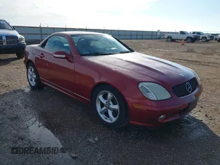 2001 Mercedes-Benz SLK-Class with VIN WDBKK65F71F188015, listed as a IAAI auction lot 40844432 with 115,156 mi miles. Bid and sale history available at carsss.com. Image 1.