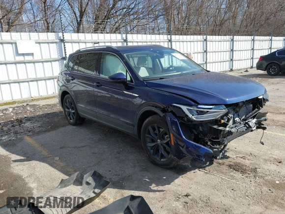 2024 Volkswagen Tiguan SE with VIN 3VVMB7AXXRM170782, listed as a IAAI auction lot 41754426 with 3,552 mi miles and . Bid and sale history available at DreamBid. Image 1.