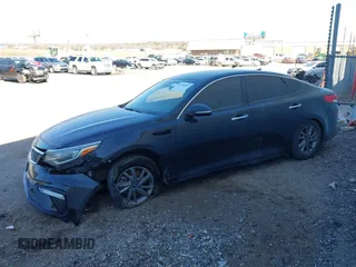 2020 Kia Optima LX z VIN 5XXGT4L33LG392638, wystawiony jako IAAI lot #41748572 z przebiegiem 103 419 mil mil oraz . Historia ofert i sprzedaży dostępna na DreamBid. Obrazek 14.