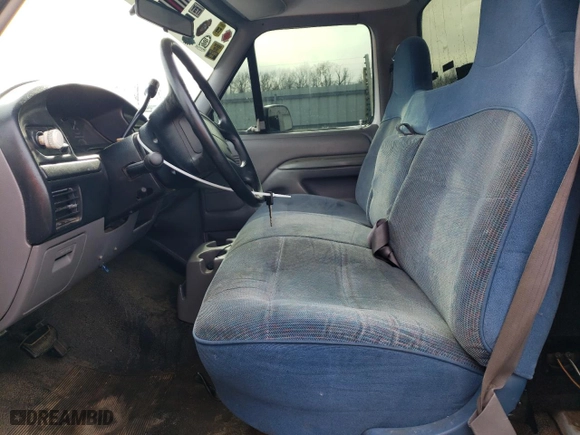 1996 Ford F-150 Special with VIN 1FTEF15N8TNA24035, listed as a Copart auction lot 82756783 with 381228 miles and Salvage Title. Bid and sale history available at carsss.com. Image 7.