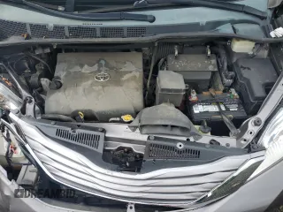 2015 Toyota Sienna XLE z VIN 5TDYK3DC1FS574647, wystawiony jako Copart lot #64163905 z przebiegiem 144 403 mil mil oraz Szkoda całkowita • Salvage title. Historia ofert i sprzedaży dostępna na DreamBid. Obrazek 12.