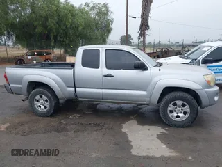 2006 Toyota Tacoma PreRunner z VIN 5TETU62N36Z153154, wystawiony jako IAAI lot #42450775 z przebiegiem 421 651 mil mil oraz . Historia ofert i sprzedaży dostępna na DreamBid. Obrazek 13.