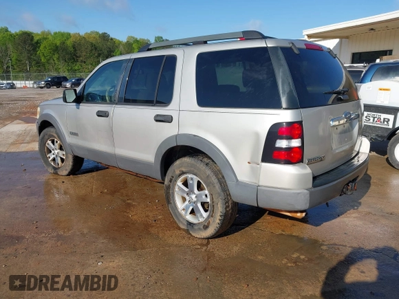 2006 Ford Explorer XLT with VIN 1FMEU73E46ZA26420, listed as a IAAI auction lot 41956971 with 282,677 mi miles. Bid and sale history available at carsss.com. Image 3.